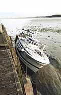 Moderner Trawler an der Cale de la Fenêtre
